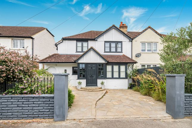 3 bed property, in Dennis Road, £800,000