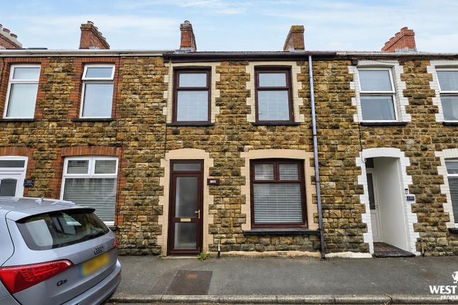 3 bed property, in Robert Street, £160,000