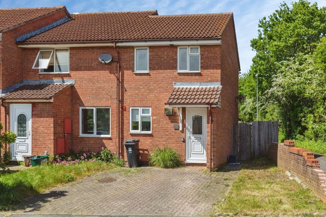 1 bed property, in Oaktree Crescent, £235,000