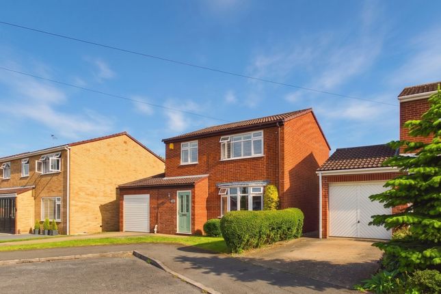 3 bed property, in Wentworth Close, £350,000
