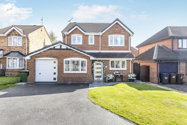 4 bed property, in Spring Close, £300,000