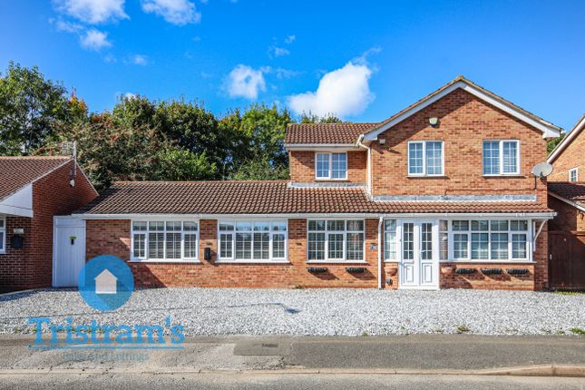 4 bed property, in Lancaster Way, £400,000