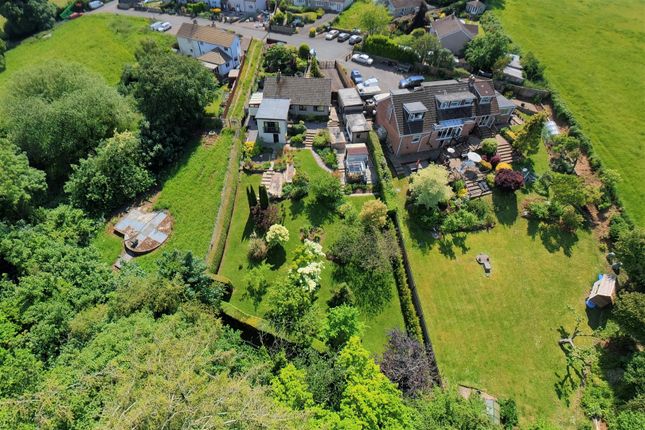 3 bed property, in Forest Close, £525,000