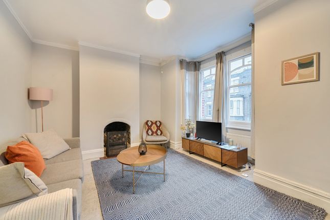 2 bed property, in Glengall Road, £475,000