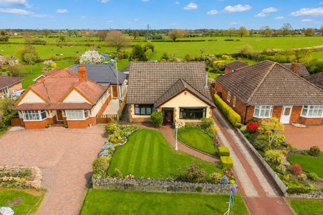 3 bed property, in Colleys Lane, £595,000