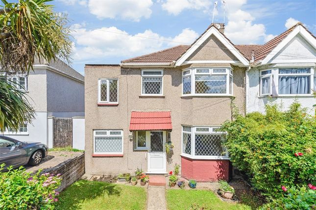 5 bed property, in Oakmere Road, £475,000