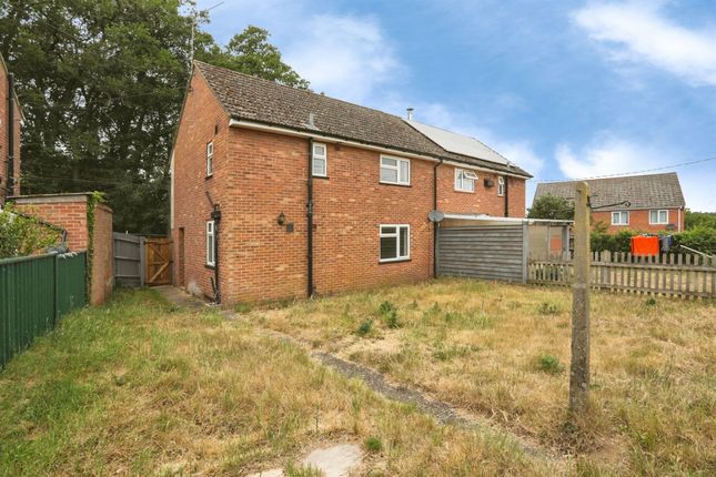 3 bed property, in Salmond Drive, £200,000