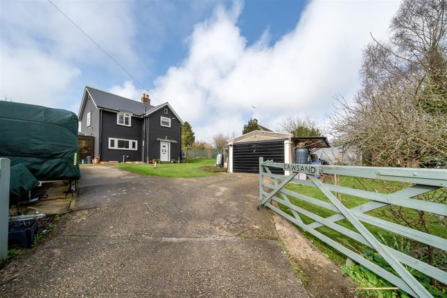 3 bed property, in Winterbourne Steepleton, £460,000