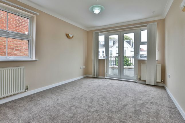 2 bed property, in Westby Road, £210,000