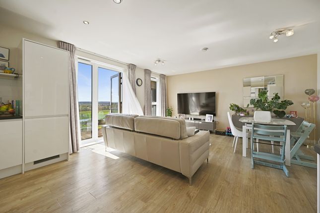 3 bed property, in Apple Yard, £499,000