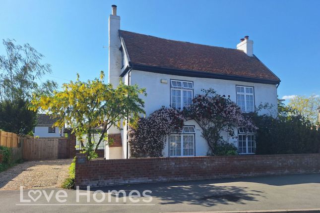 5 bed property, in Bedford Road, £495,000