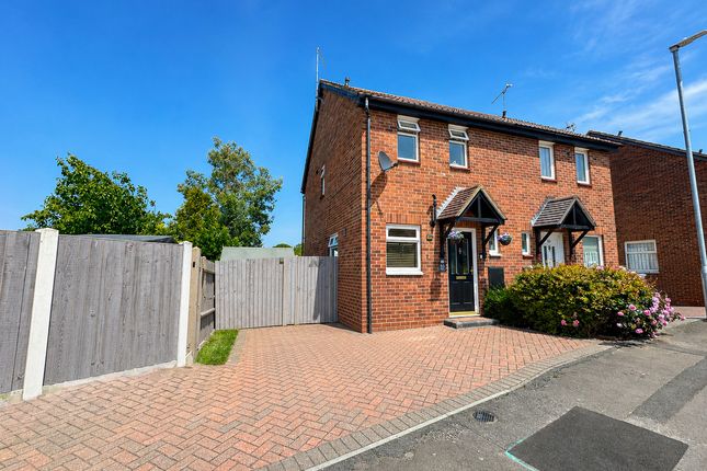 2 bed property, in Buckingham Road, £325,000