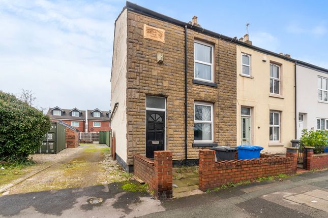 3 bed property, in Manchester Road, £150,000