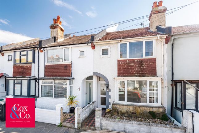2 bed property, in Eastbrook Road, £325,000