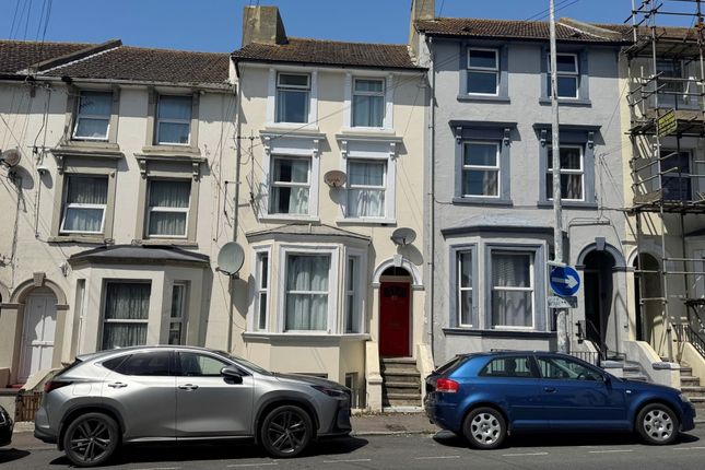 2 bed property, in 83 Dover Road, £80,000