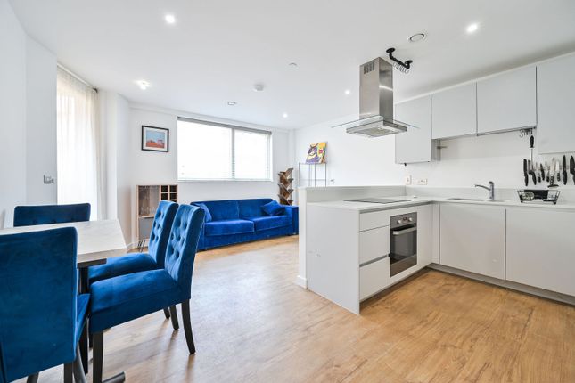 1 bed property, in Danson Mews, £300,000