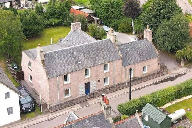 6 bed property, in Ivy Cottage, £330,000