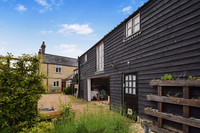 5 bed property, in High Street, £450,000
