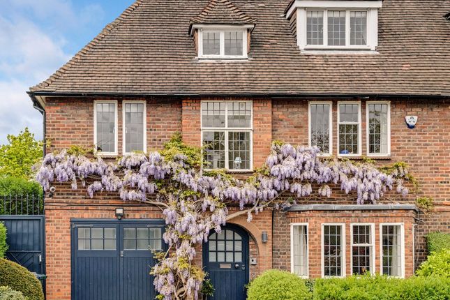 5 bed property, in Middleway, £2,495,000