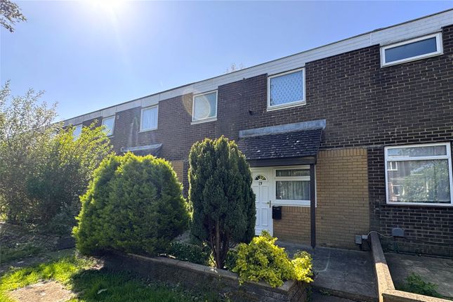 2 bed property, in Ballantyne Road, £300,000