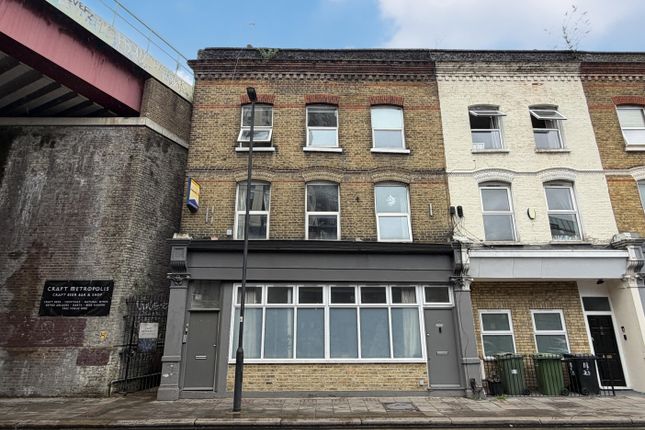 1 bed property, in 22B Hinton Road, £200,000