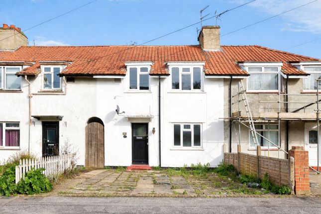 3 bed property, in Lorina Road, £200,000