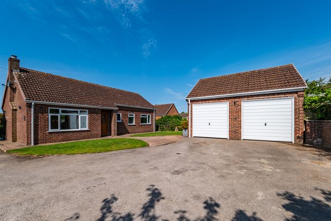3 bed property, in Dickmans Lane, £475,000
