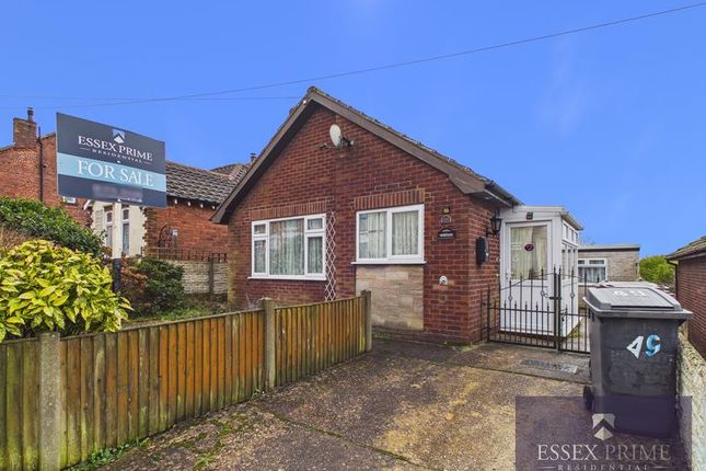 2 bed property, in Detached Two Bedroom Bungalow, £175,000