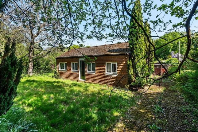 2 bed property, in Horsham Road, £400,000