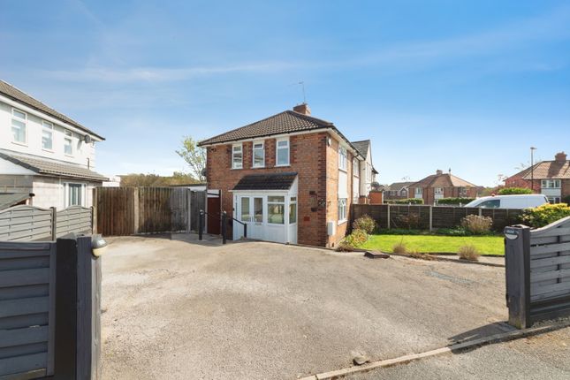 3 bed property, in Tibland Road, £240,000