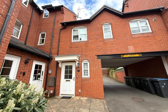 1 bed property, in Bardswell Court, £170,000