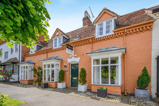 4 bed property, in The Green, £900,000