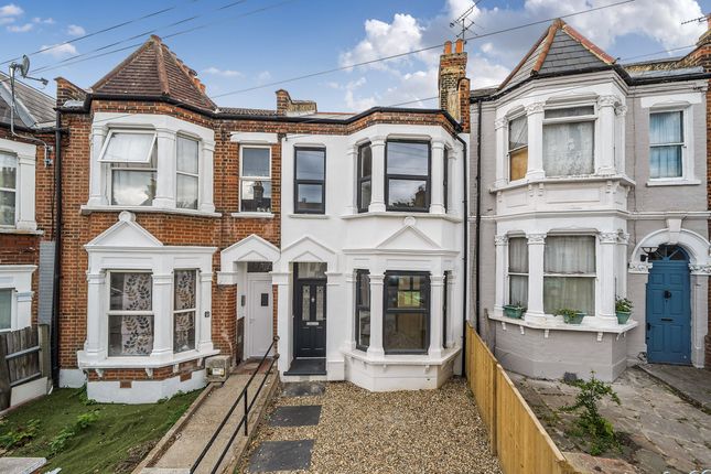 3 bed property, in Plum Lane, £550,000