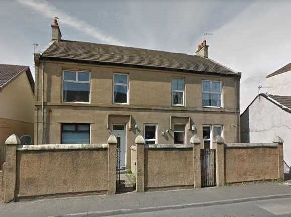 2 bed property, in 58 Canal Street, £54,000