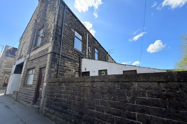 2 bed property, in Newchurch Road, £115,000