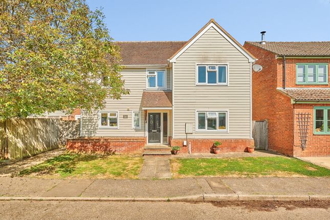 4 bed property, in Willetts Field, £525,000