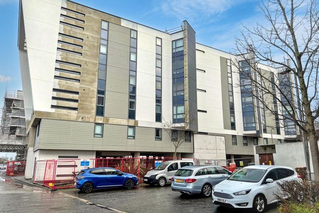 2 bed property, in The Decks, £90,000