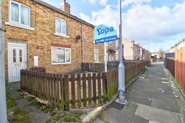 2 bed property, in Rosalind Street, £60,000