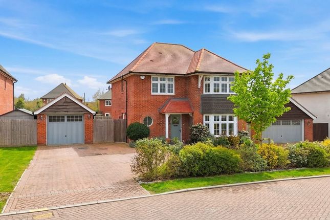 3 bed property, in Laurel Drive, £800,000