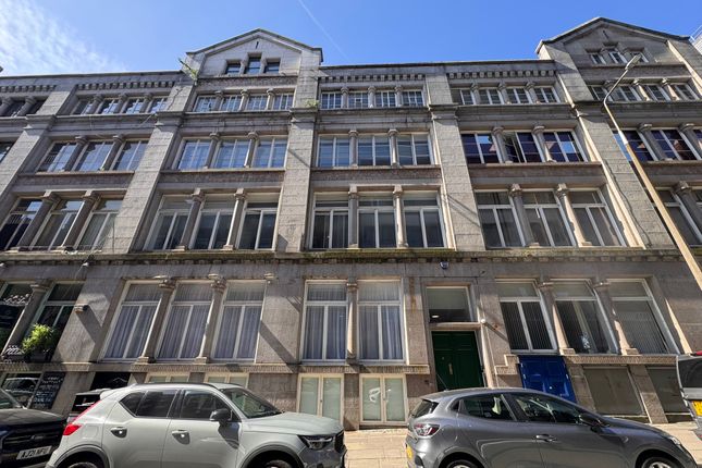 1 bed property, in Stanley Street, £35,000