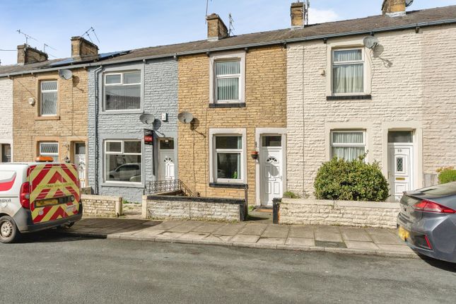 2 bed property, in Brockenhurst Street, £90,000
