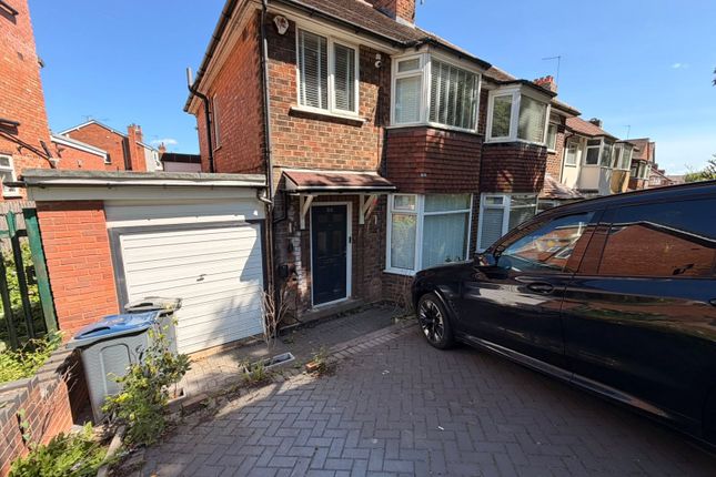 3 bed property, in Wolverhampton Road South, £300,000