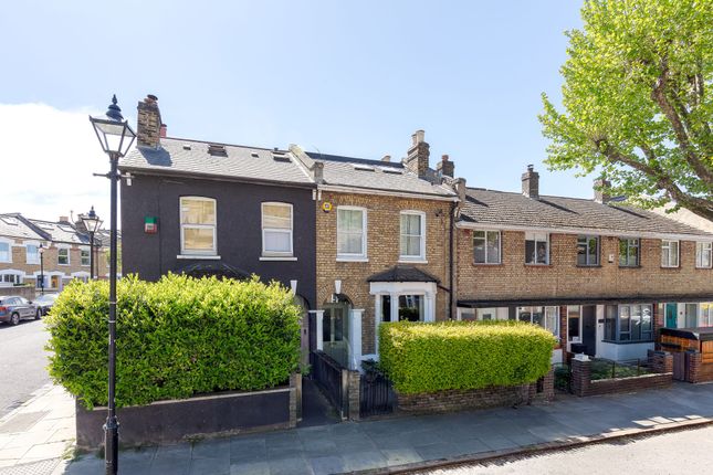 4 bed property, in Kimberley Avenue, £1,200,000