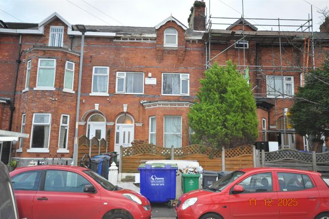 6 bed property, in Rectory Road, £495,000