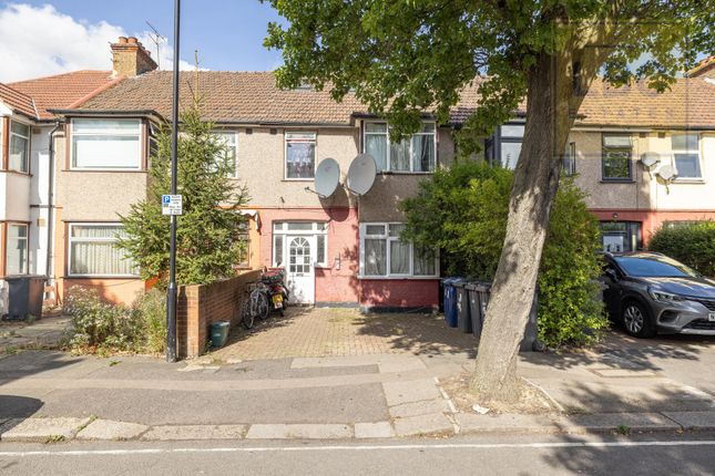 5 bed property, in Wesley Avenue, £720,000