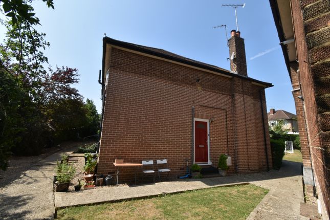 2 bed property, in York Road HA6, £349,995