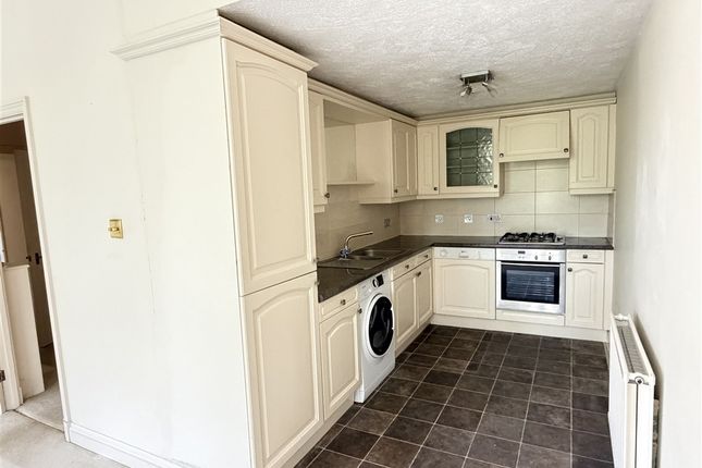 1 bed property, in Grenehurst Park, £190,000