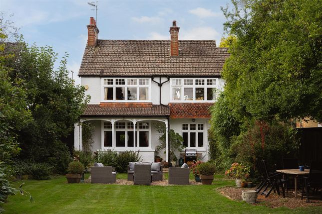 4 bed property, in Deepdene Avenue, £1,150,000