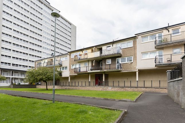 2 bed property, in Drygate, £110,000