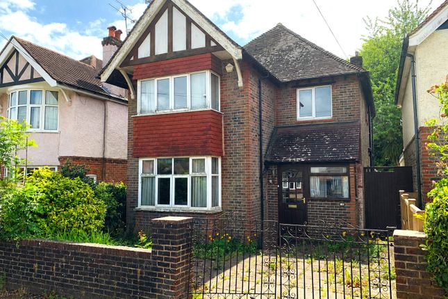 3 bed property, in East Grinstead, £420,000